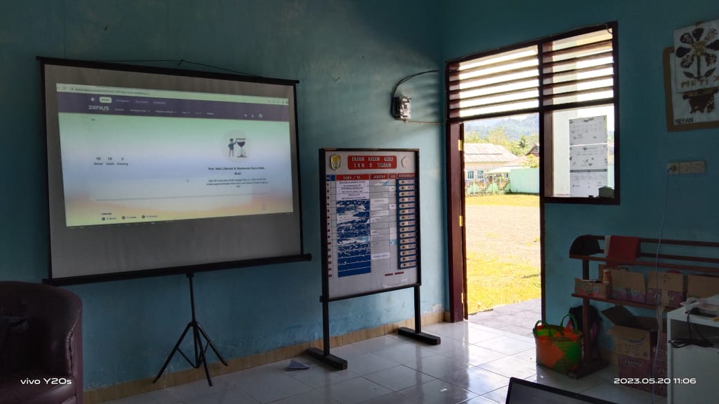 Dalam pelatihan untuk guru, guru juga mendapat akses paket belajar Zenius